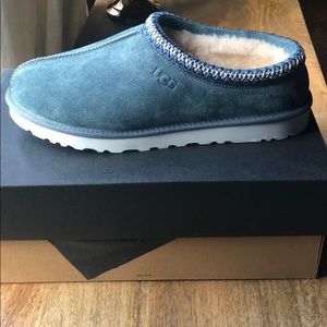 Men’s Ugg slippers blue size 11, NWT
